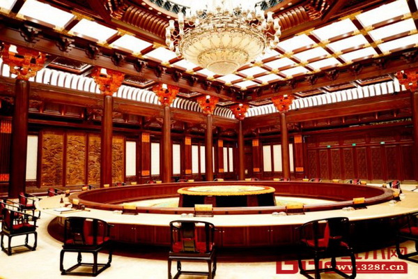 北京雁栖湖国际会议中心集贤厅内的红木家具